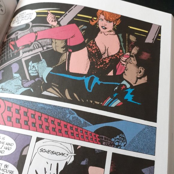 Howard Chaykin's American Flagg! Definitive Collection Trade Paperback Volume 1 - Picture 6 of 7